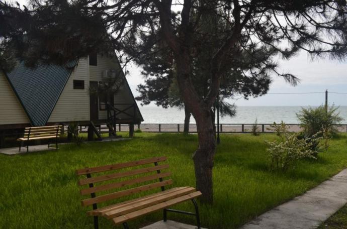 Kyalasur Hotel 수쿰 외부 사진