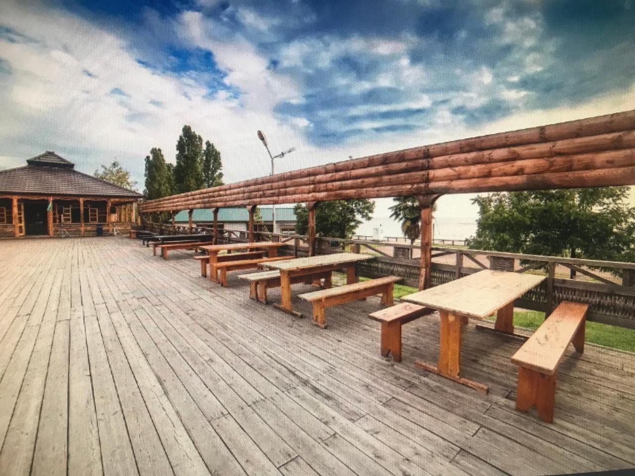 Kyalasur Hotel 수쿰 외부 사진