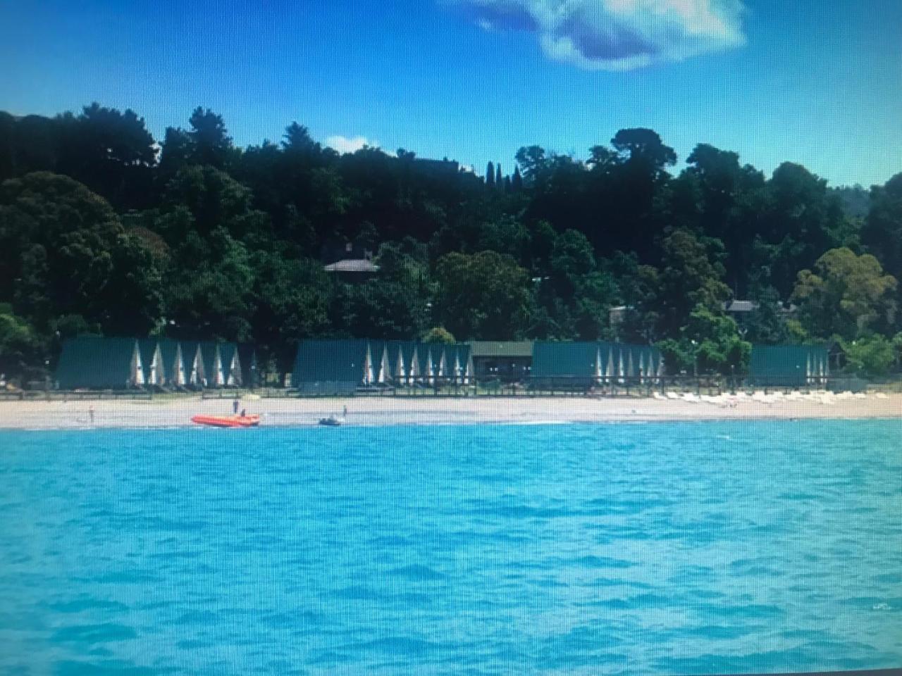 Kyalasur Hotel 수쿰 외부 사진